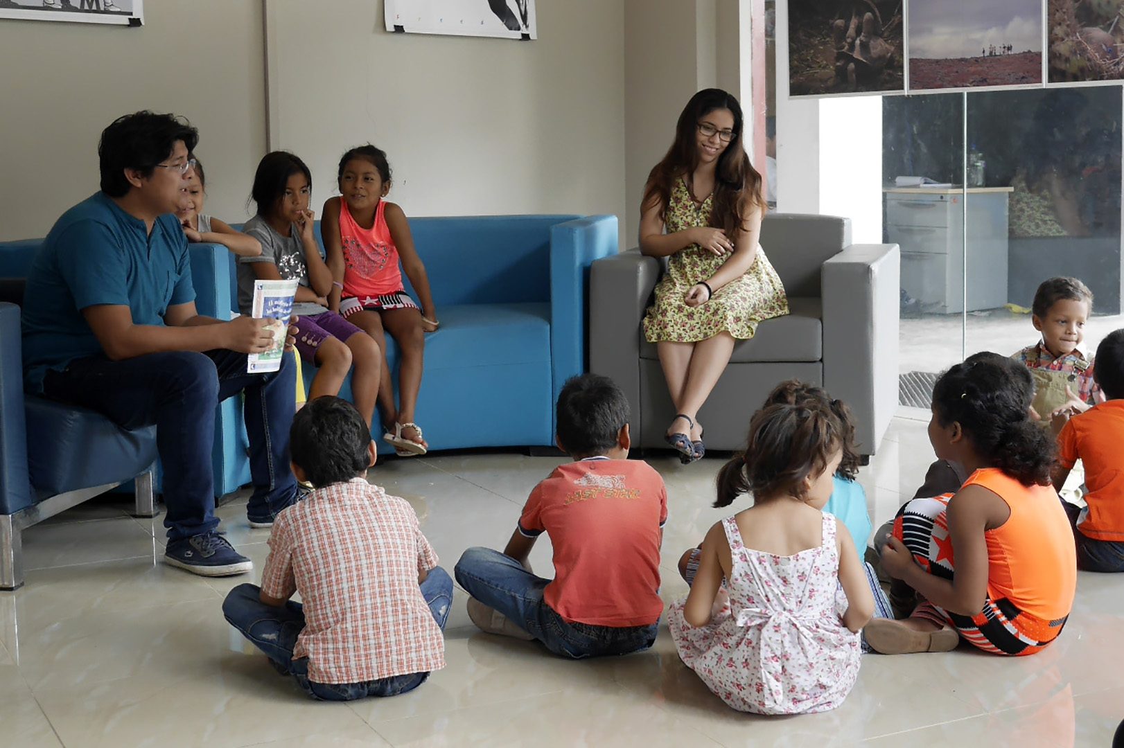 Taller para bibliotecarios, padres y madres de familia.